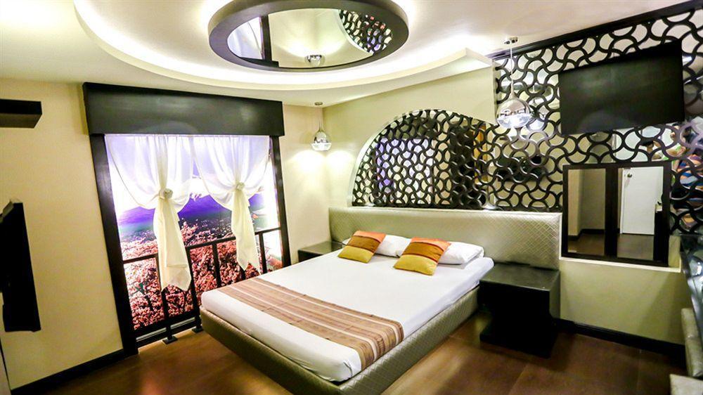 Hotel 2016 Манила Экстерьер фото