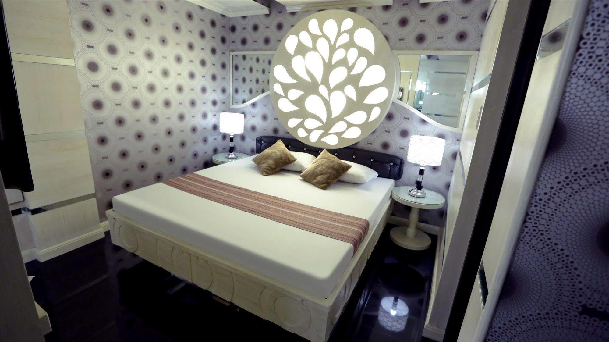Hotel 2016 Манила Экстерьер фото