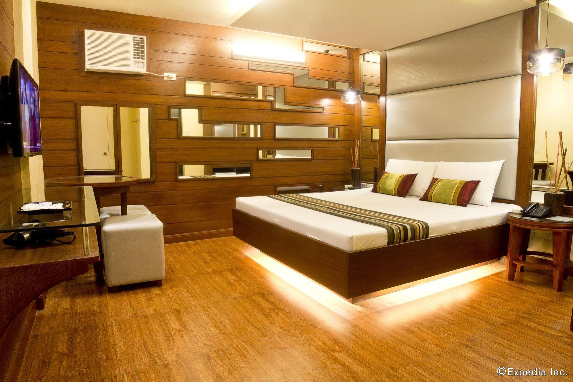 Hotel 2016 Манила Экстерьер фото